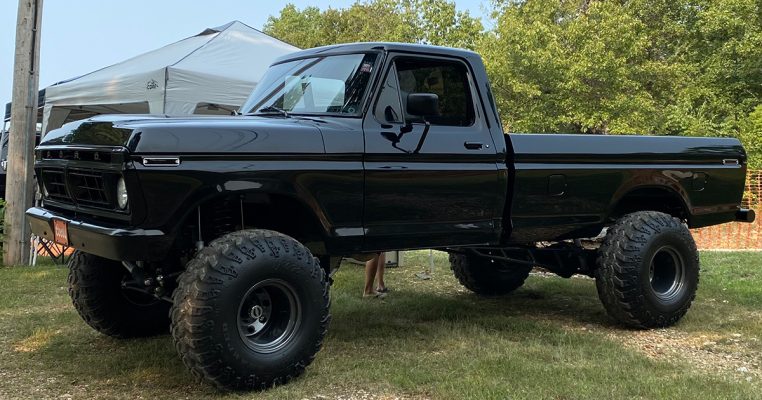 1976 FORD F150 4X4 BLACK 2