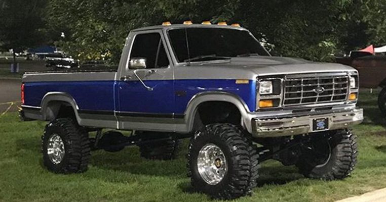 1986 Ford F-250 4.9L with a 4-Speed