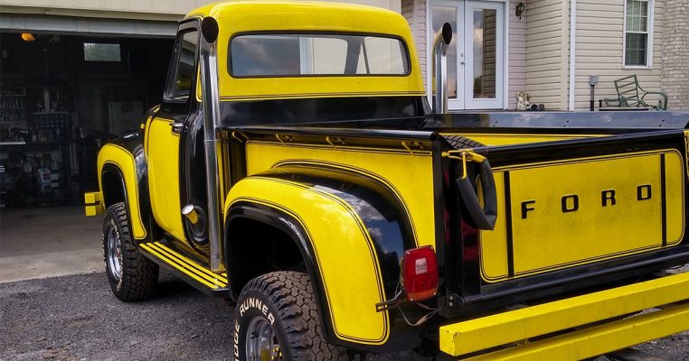 Ford Truck '55 on a '72 F250 Frame with 428 V8 and 4-Speed