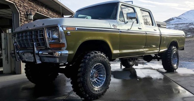 1978 Ford F-250 Crew Cab in White and Gold Pearl