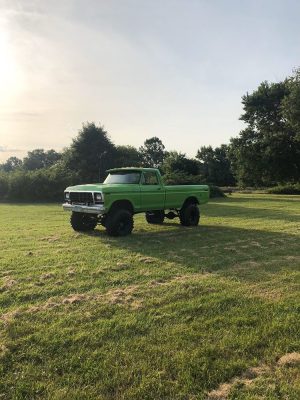 Bright Green 1978 Ford F-150 with a 400 Big Block