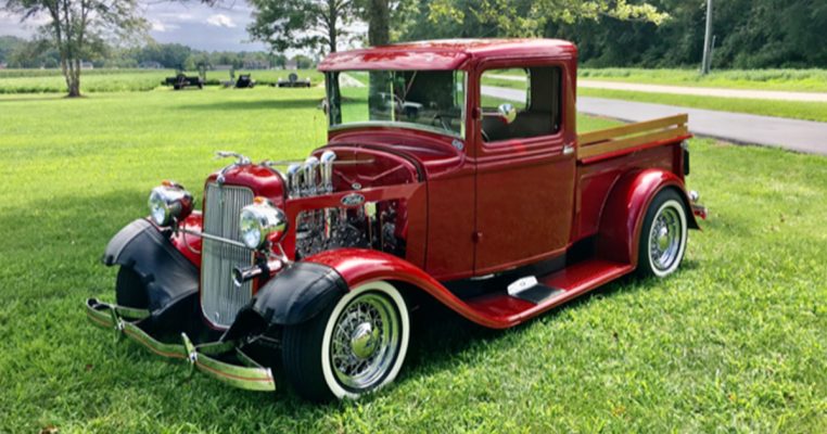 1934 Ford Flathead Engine with Full Race Cam and Triple Carburetors