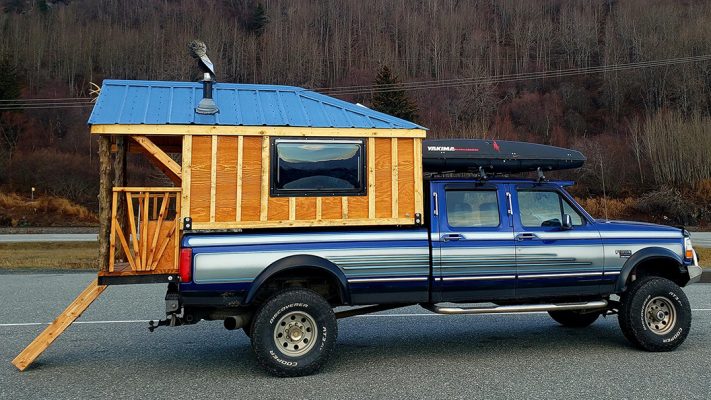 1996 Ford F-350 7.3L With a Custom Cabin In The Bed