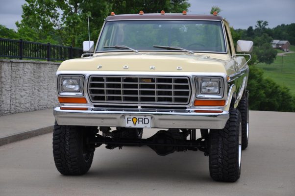 Ford F-250 Ranger Camper Special