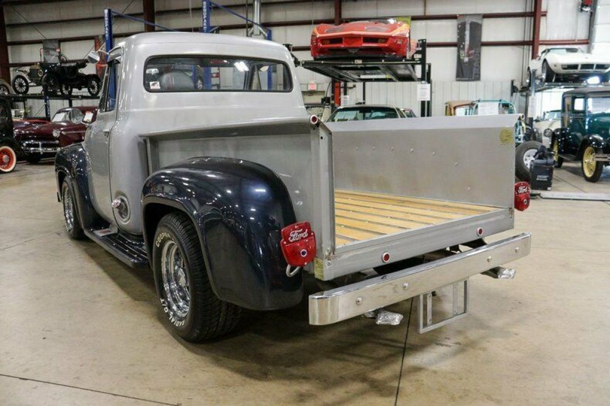 1954 Ford F100 with Gray Blue Exterior