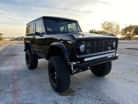 Rugged Heritage: 1970 Bronco 5.0L 4x4