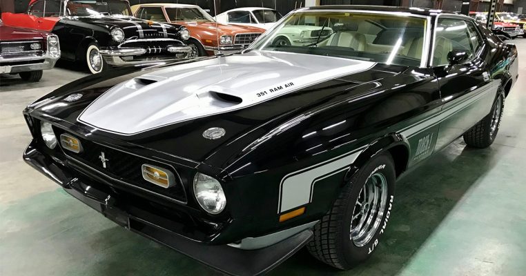 1972 Ford Mustang Mach 1 With 351-4V Cobra Jet Engine