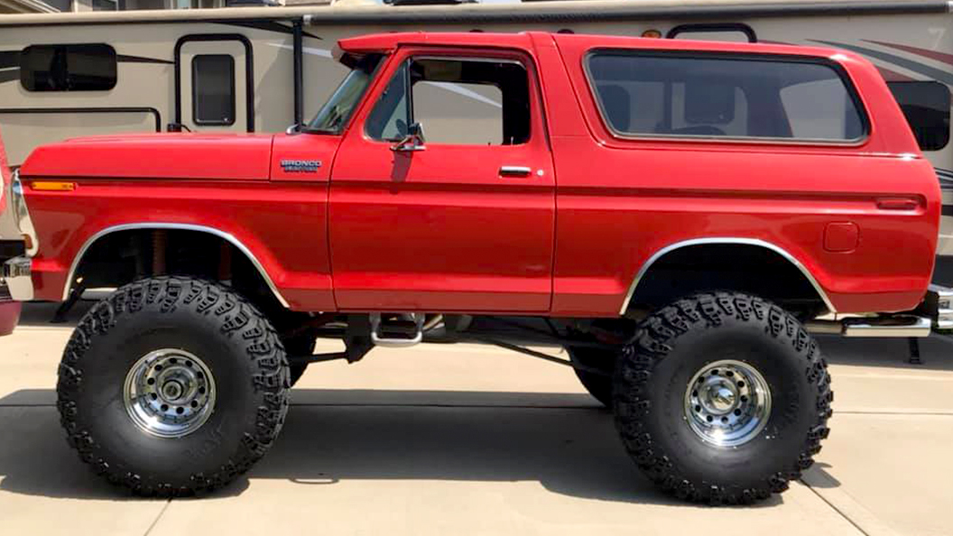 1979 Ford Bronco Red On Super Swampers 4x4