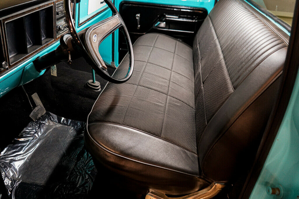 1973 Ford F-250 Turquoise & White 4x4