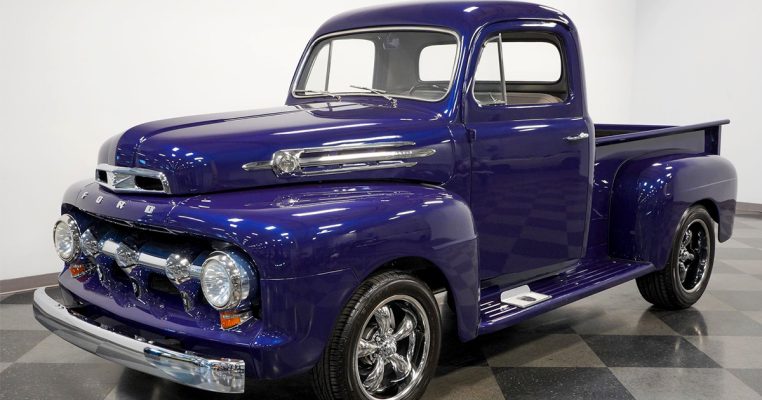 The Iconic 1952 Ford F-1 with the 239 Flathead V8: A Timeless Classic