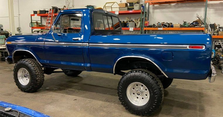 1977 Ford F-150 Ranger With a 460 4x4 Midnight Blue