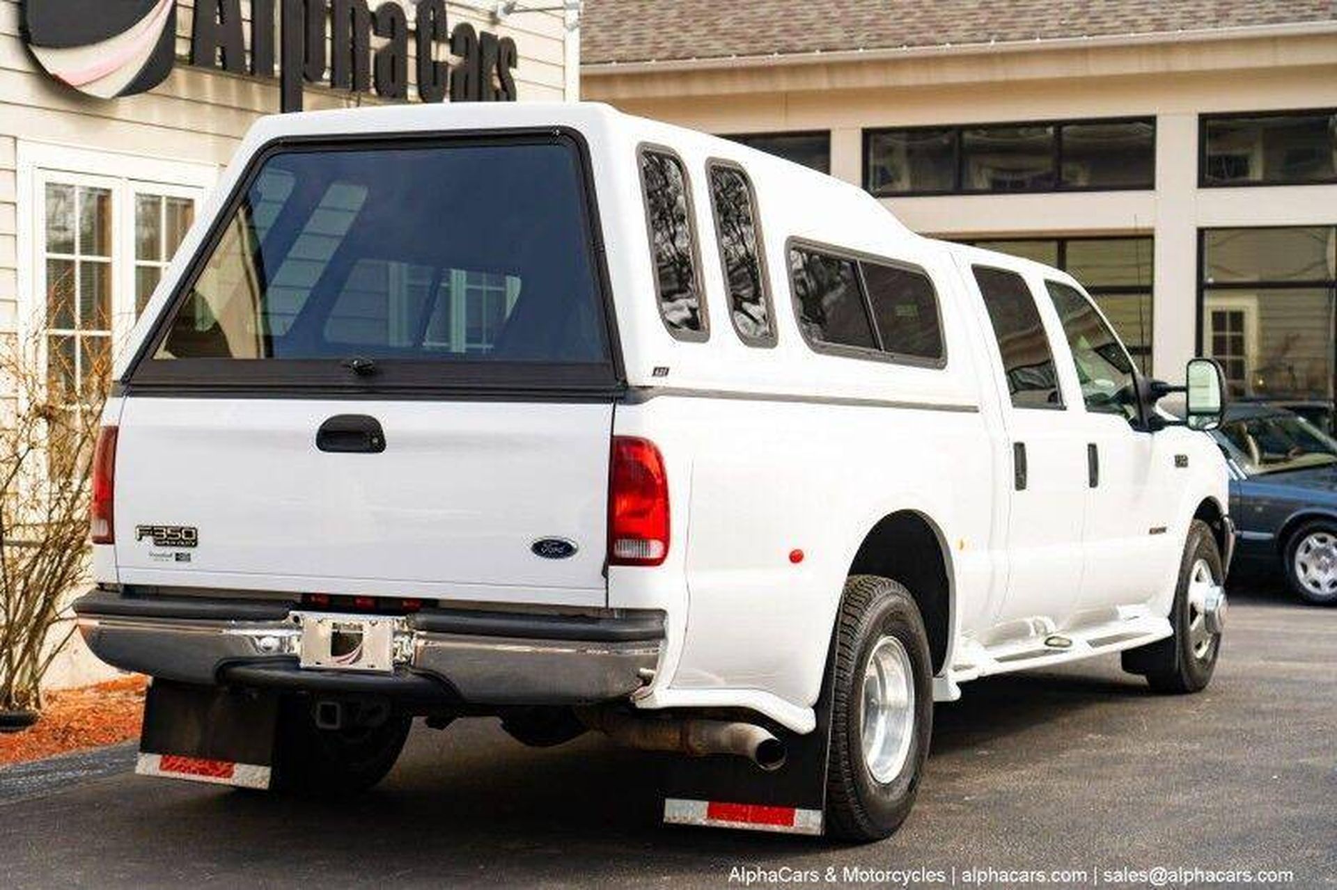 1999 Ford F-350 SD XLT: Power and Versatility