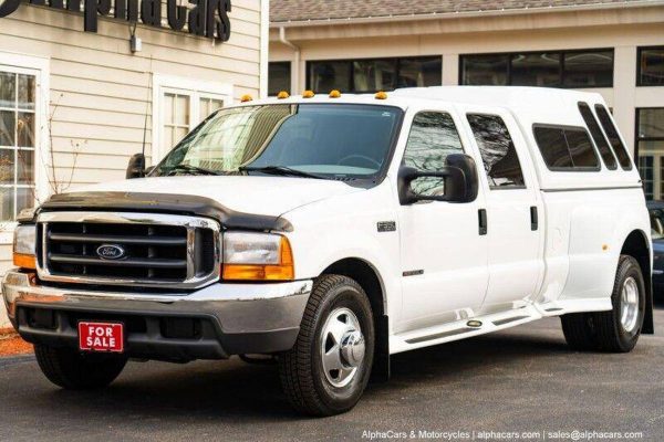 1999 Ford F-350 SD XLT: Power and Versatility