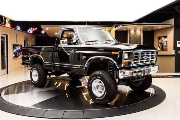 Exploring the Iconic 1986 Ford F150 XLT Lariat 4x4 Pickup Truck